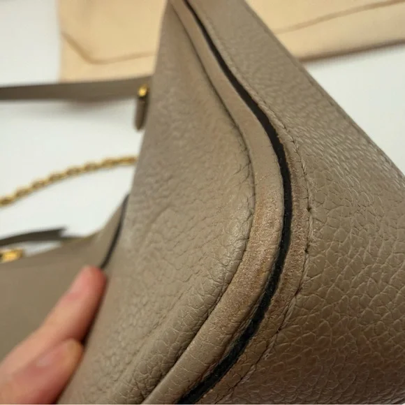 Louis Vuitton Easy Pouch on Strap in Turtle Dove - Picture 6 of 17